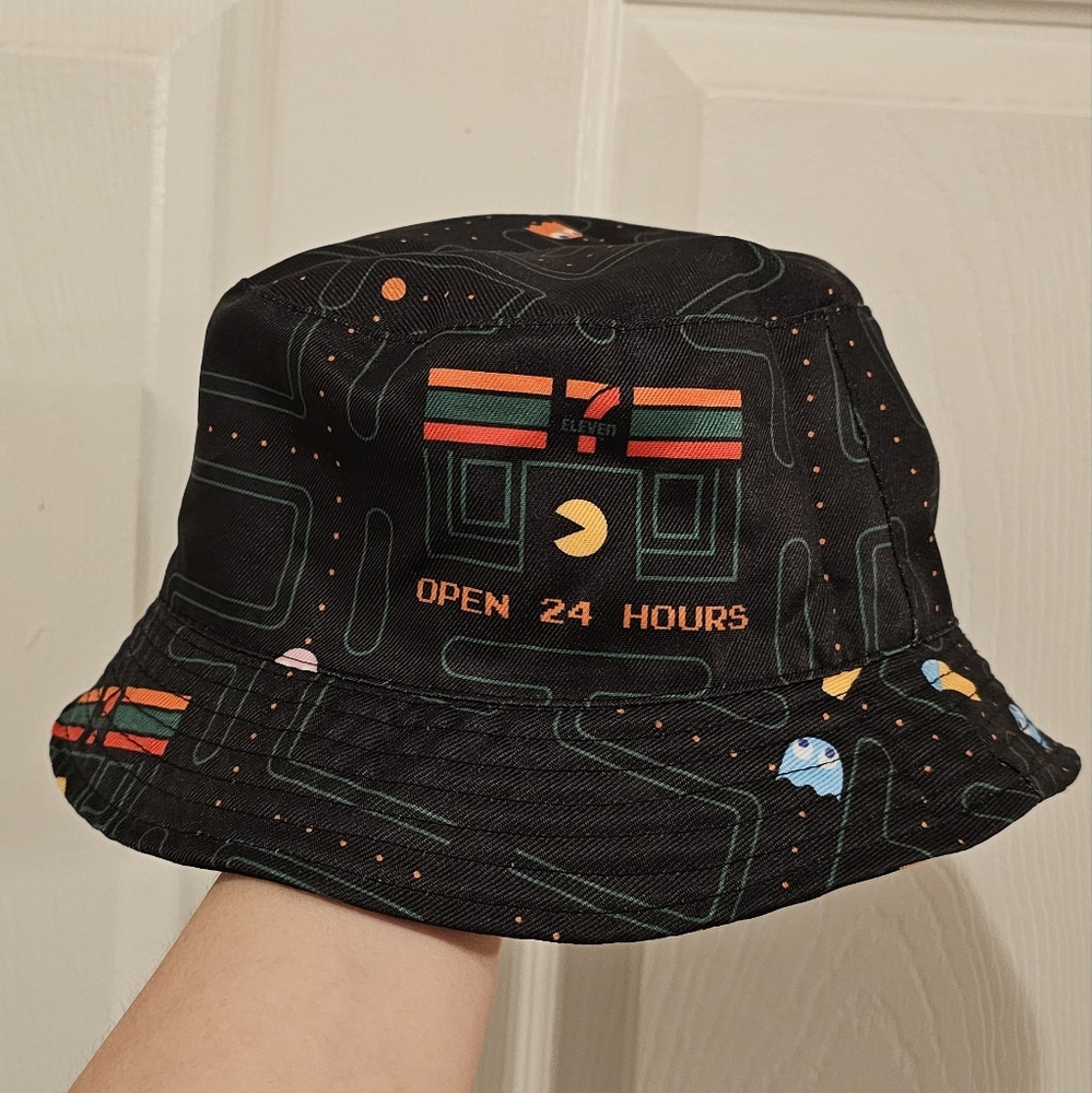 Pac-Man reversible bucket hat NWOT - Picture 2 of 6